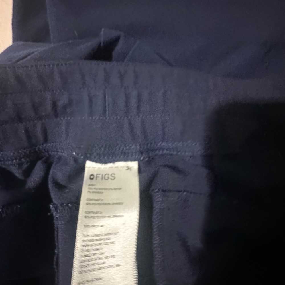 Figs women’s  Navy High Waisted Isabel Wide Leg - Scrub Pant XL - Tall - Picture 2 of 3